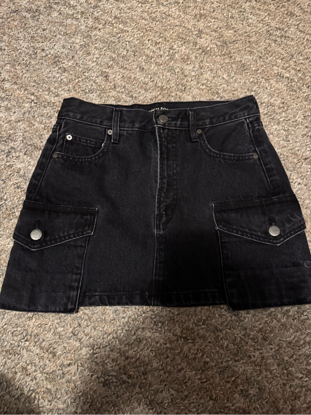 Denim Forum from Aritzia Black 90’s mid-rise Cargo Mini Skirt size 24